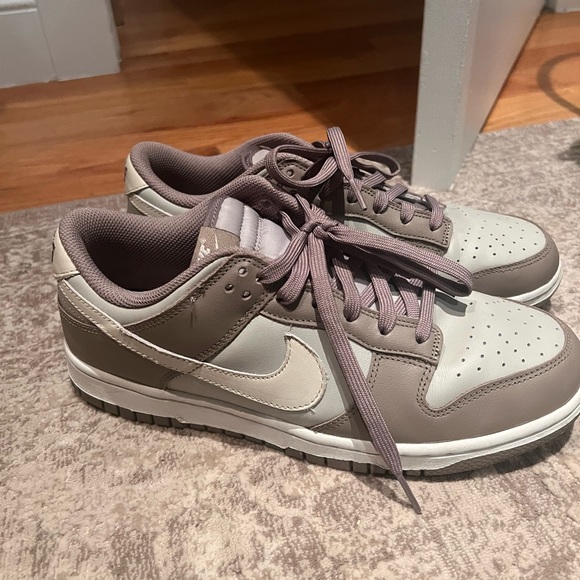 Women’s Dunk Low ‘Moon Fossil’ - Picture 9 of 10